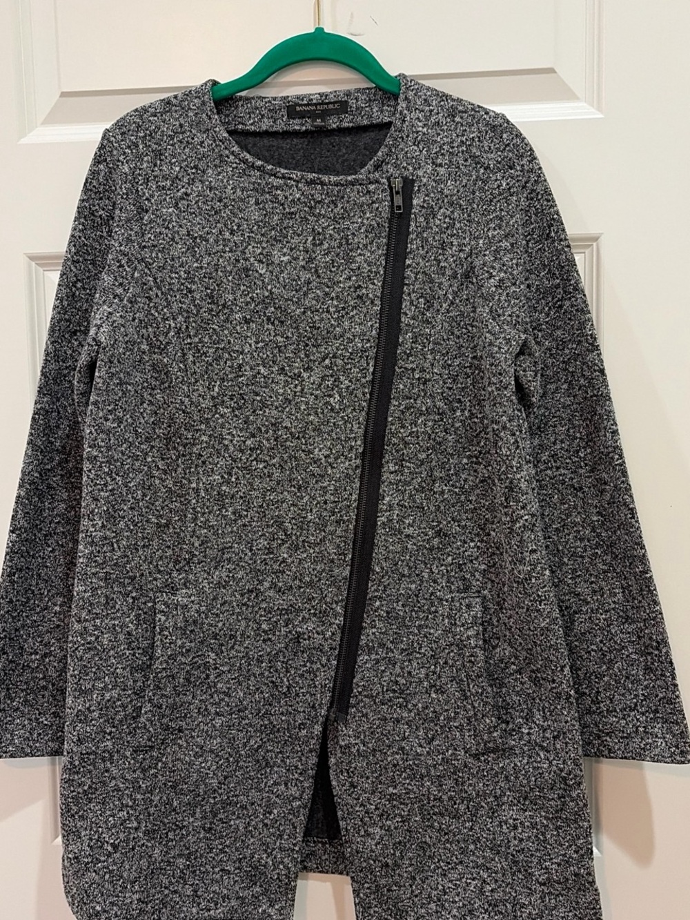 Banana Republic Gray Textured Zip-Front Sweater Jacket.  Women Sz M